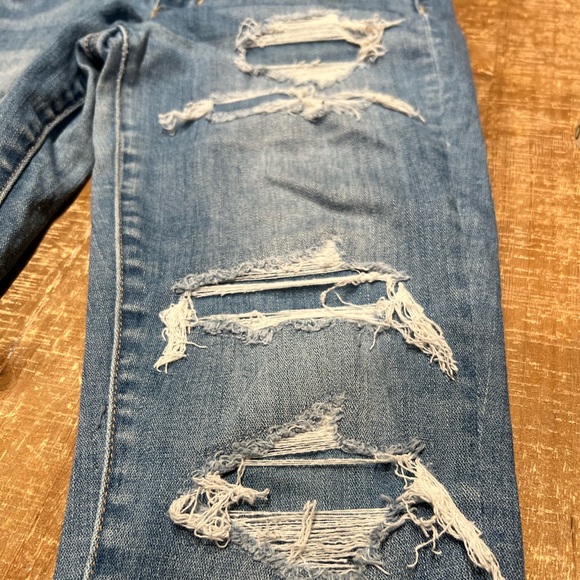American Eagle Distressed High Rise Jegging - Picture 13 of 13